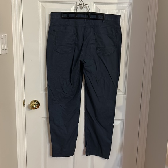 Men’s 97% Cotton Light Pants.(blue) 36/30 x 27.5” Inseam. Like New - Picture 4 of 8